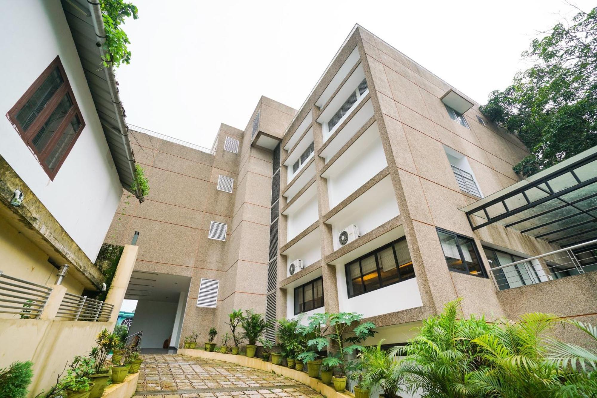 Super Townhouse Mookkannoor Tourist Home Angamali Exterior photo