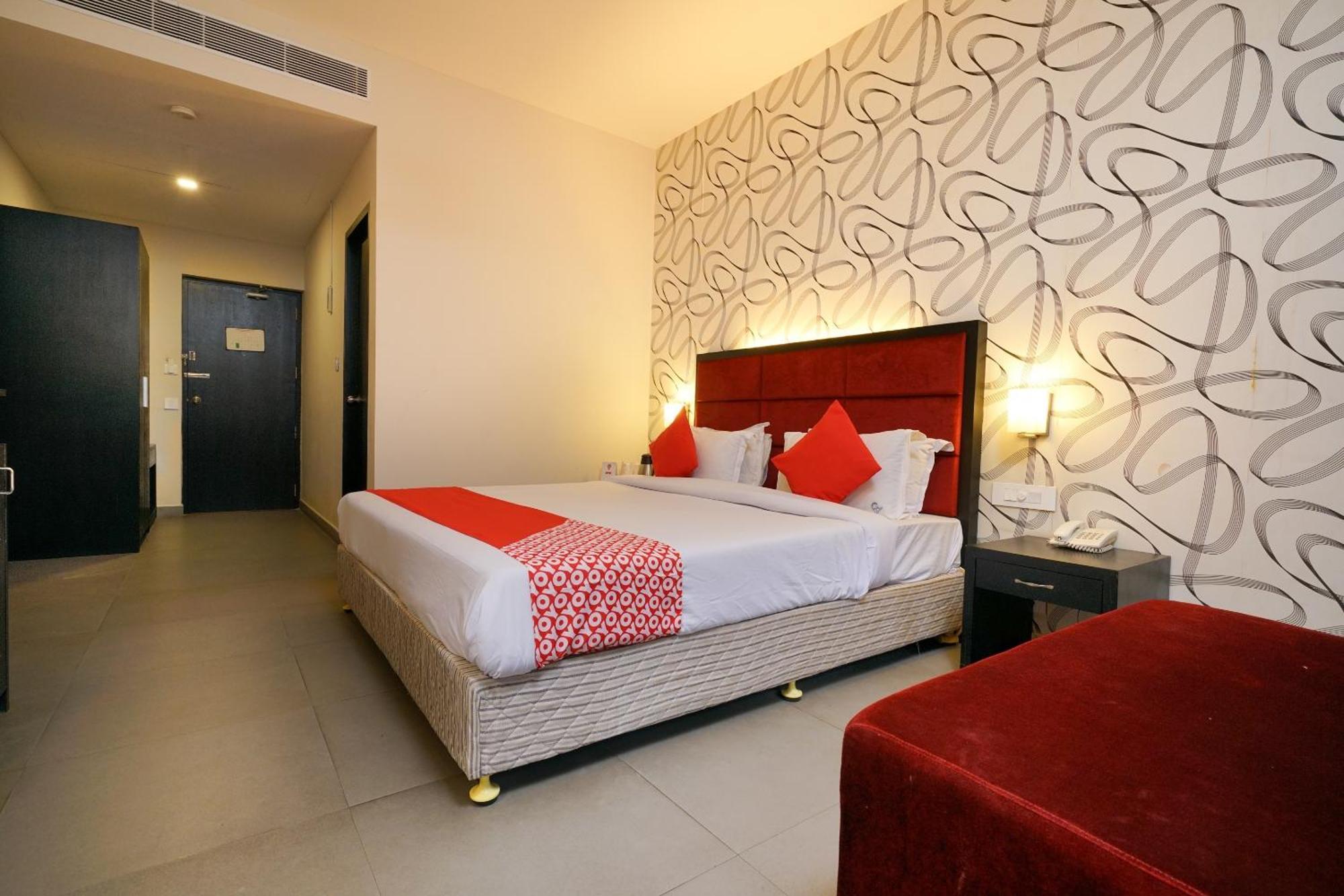 Super Townhouse Mookkannoor Tourist Home Angamali Exterior photo