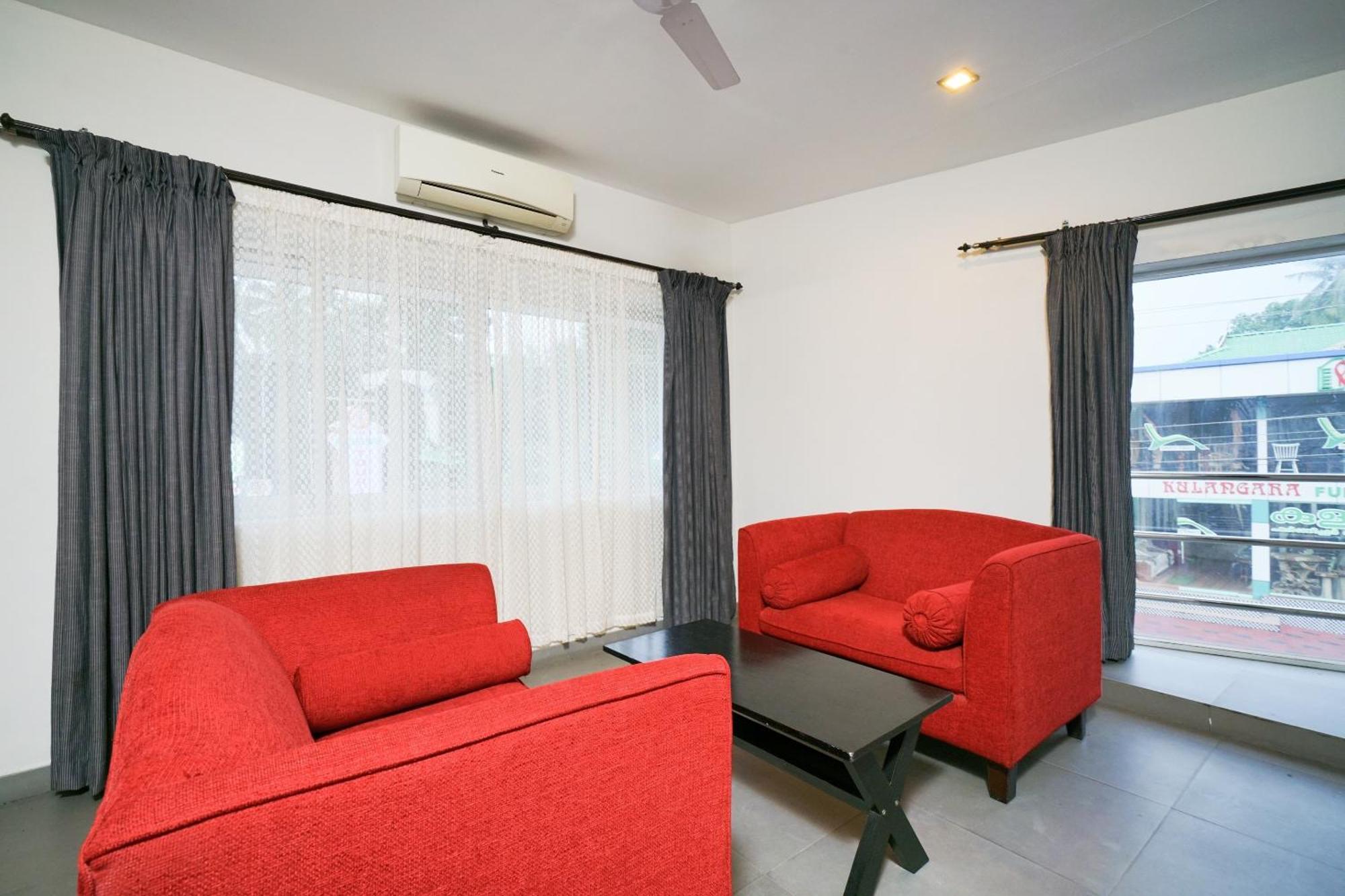 Super Townhouse Mookkannoor Tourist Home Angamali Exterior photo